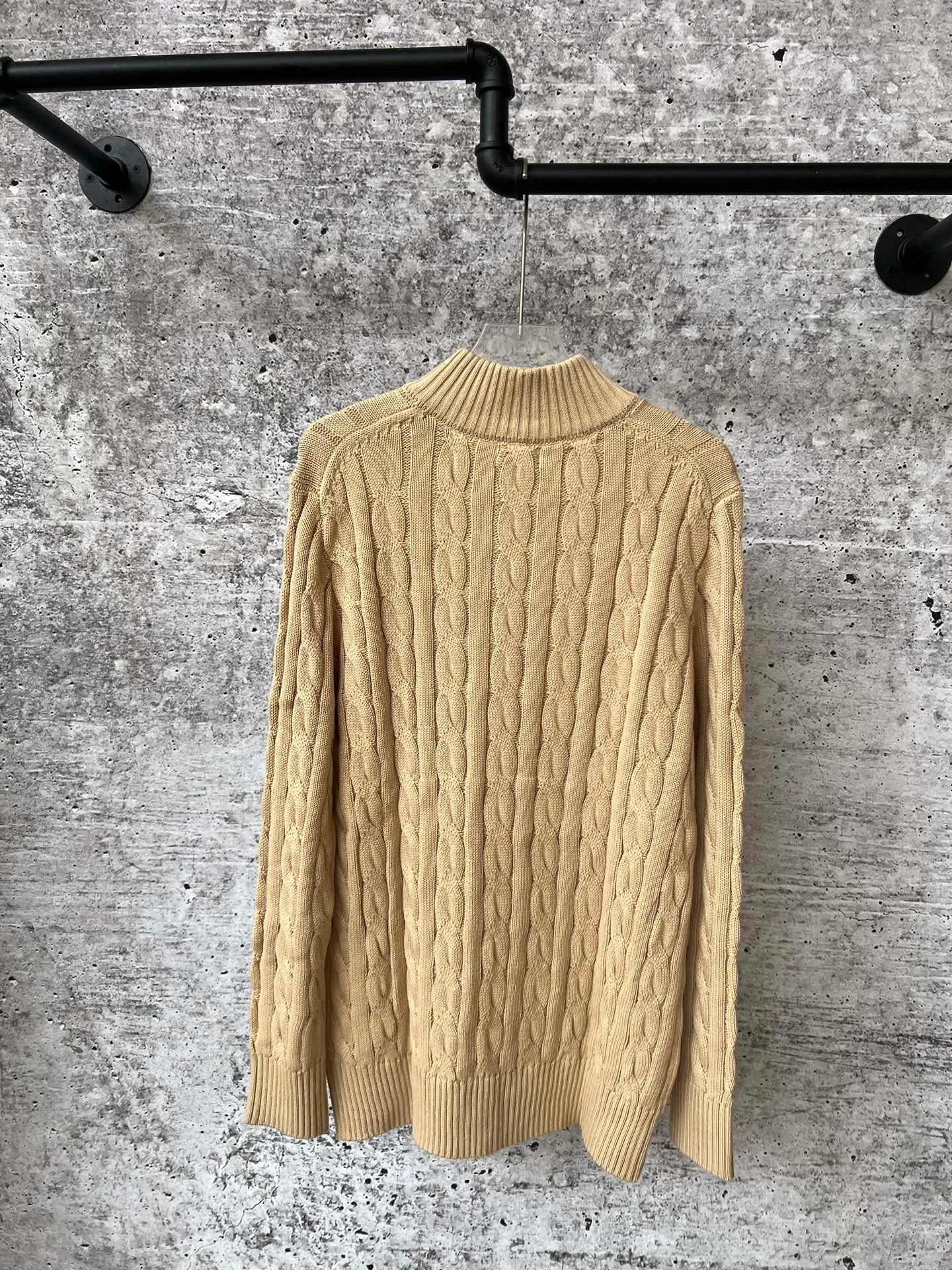 P240 Ralph Lauren classic unisex half-zip rubberized sweater, popular on all major platforms, original and consistent washed fabrics, workmanship details restored to the original, original pony embroidery on the chest, original custom-made hardware accessories